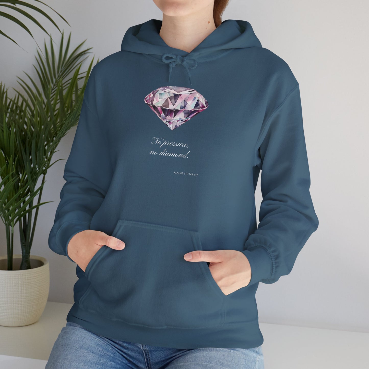 "No Pressure, no Diamond" Women's Heavy Blend™ Hooded Sweatshirt