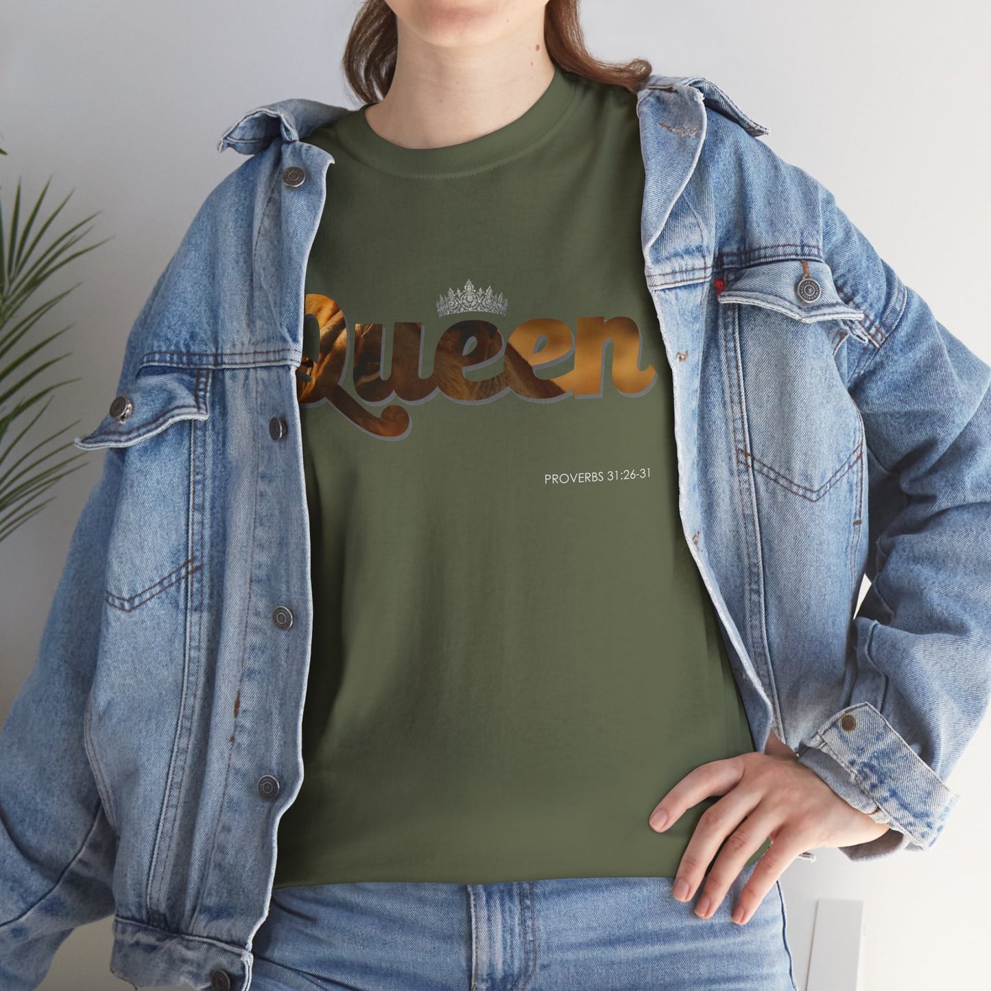 "Queen" Women's Inspirational Graphic Tee