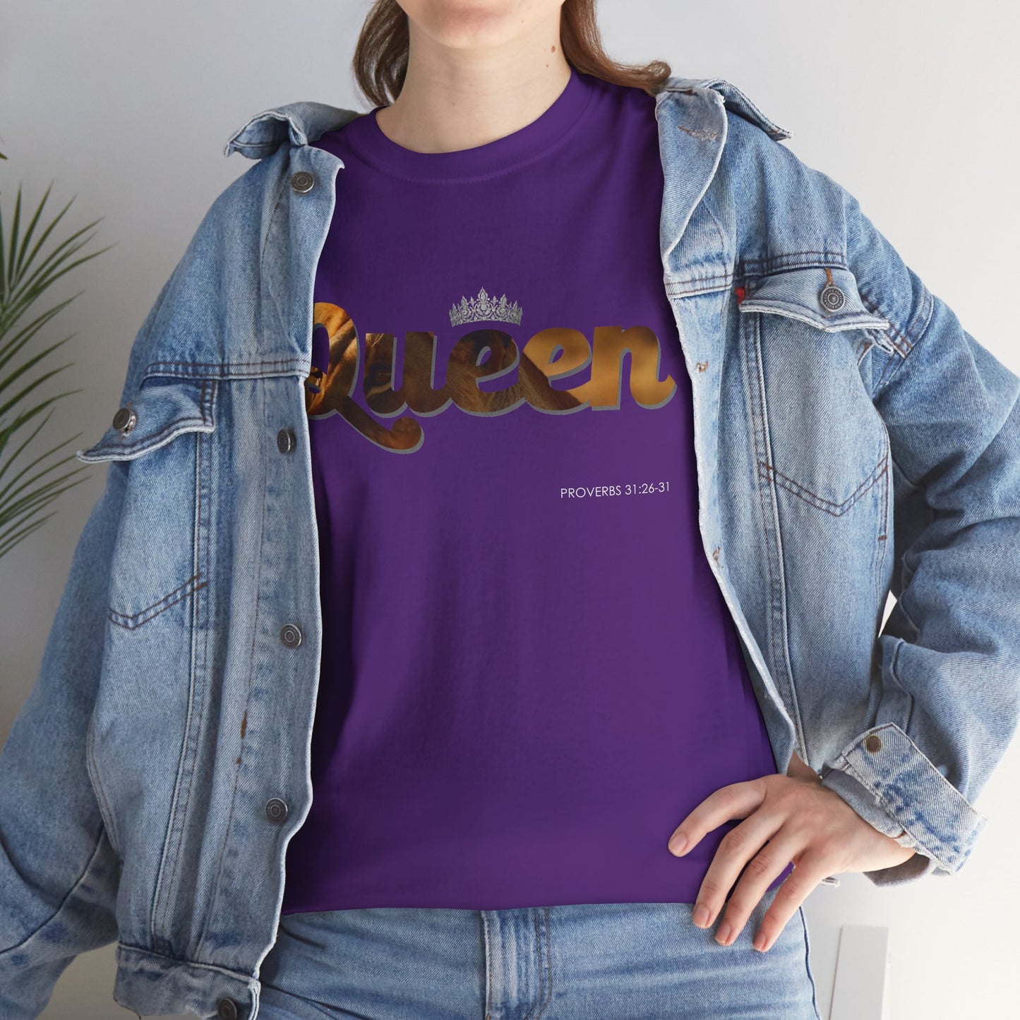 "Queen" Women's Inspirational Graphic Tee