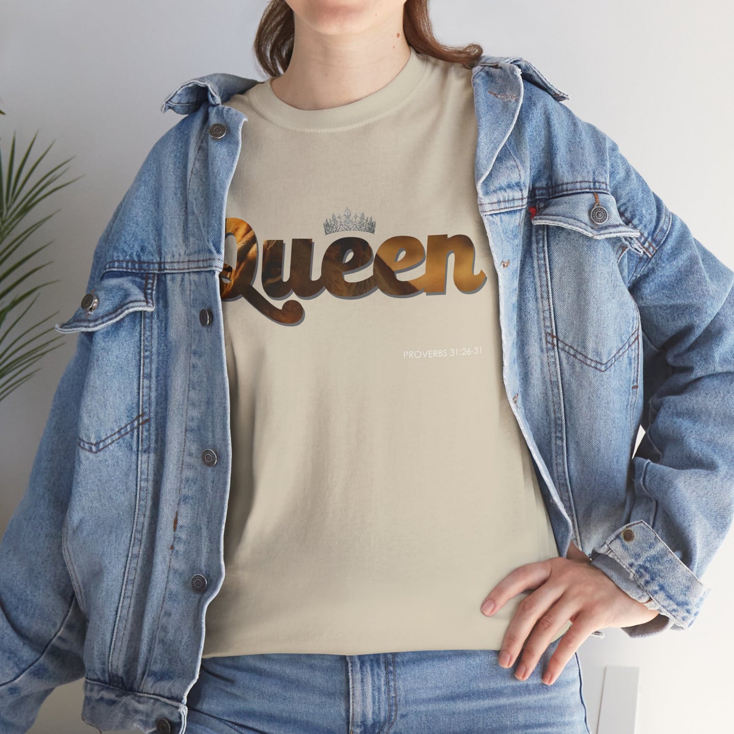 "Queen" Women's Inspirational Graphic Tee