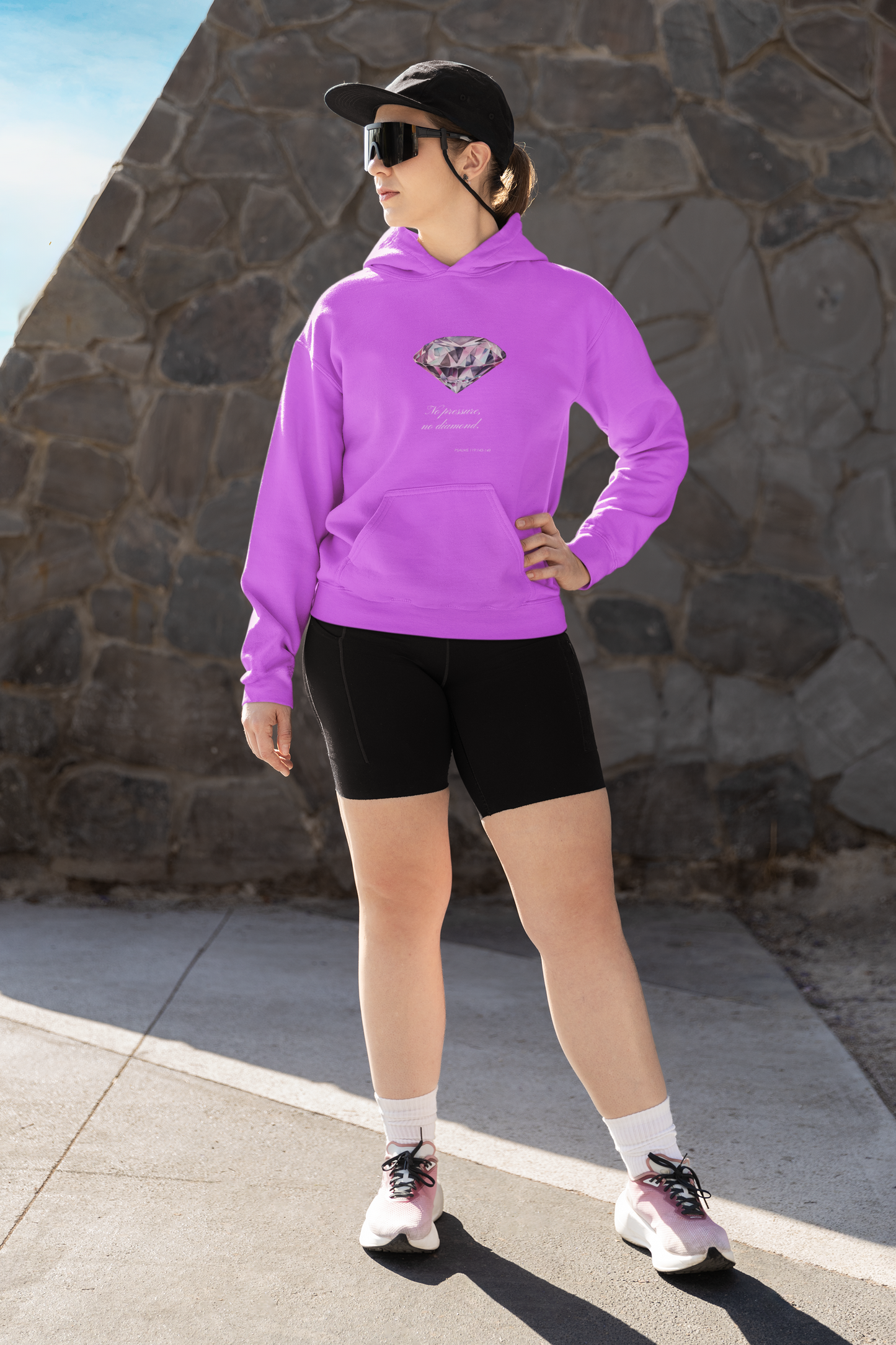 "No Pressure, no Diamond" Women's Heavy Blend™ Hooded Sweatshirt